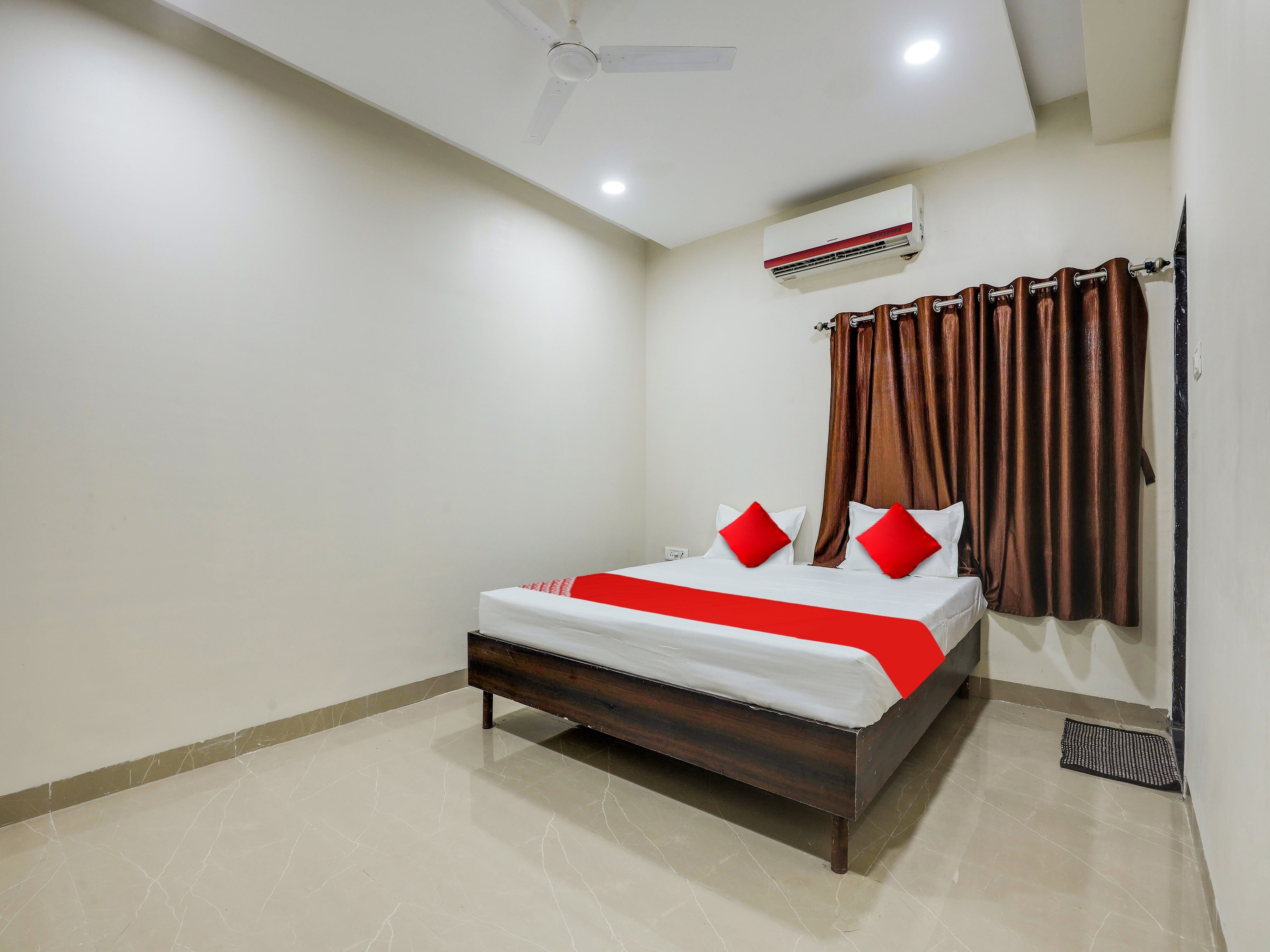 Hotel O Deepali Inn - Tap to explore photos