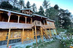 Rustic Wood House Village Homestay, Banjar