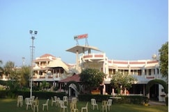 Hotel Ghunghat, Gandhinagar