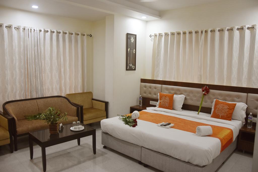 Deluxe Room AC 1