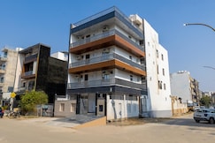 Hotel Park Tree By Aura Grand, Noida