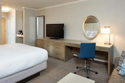 DoubleTree by Hilton Irvine - Spectrum, Orange