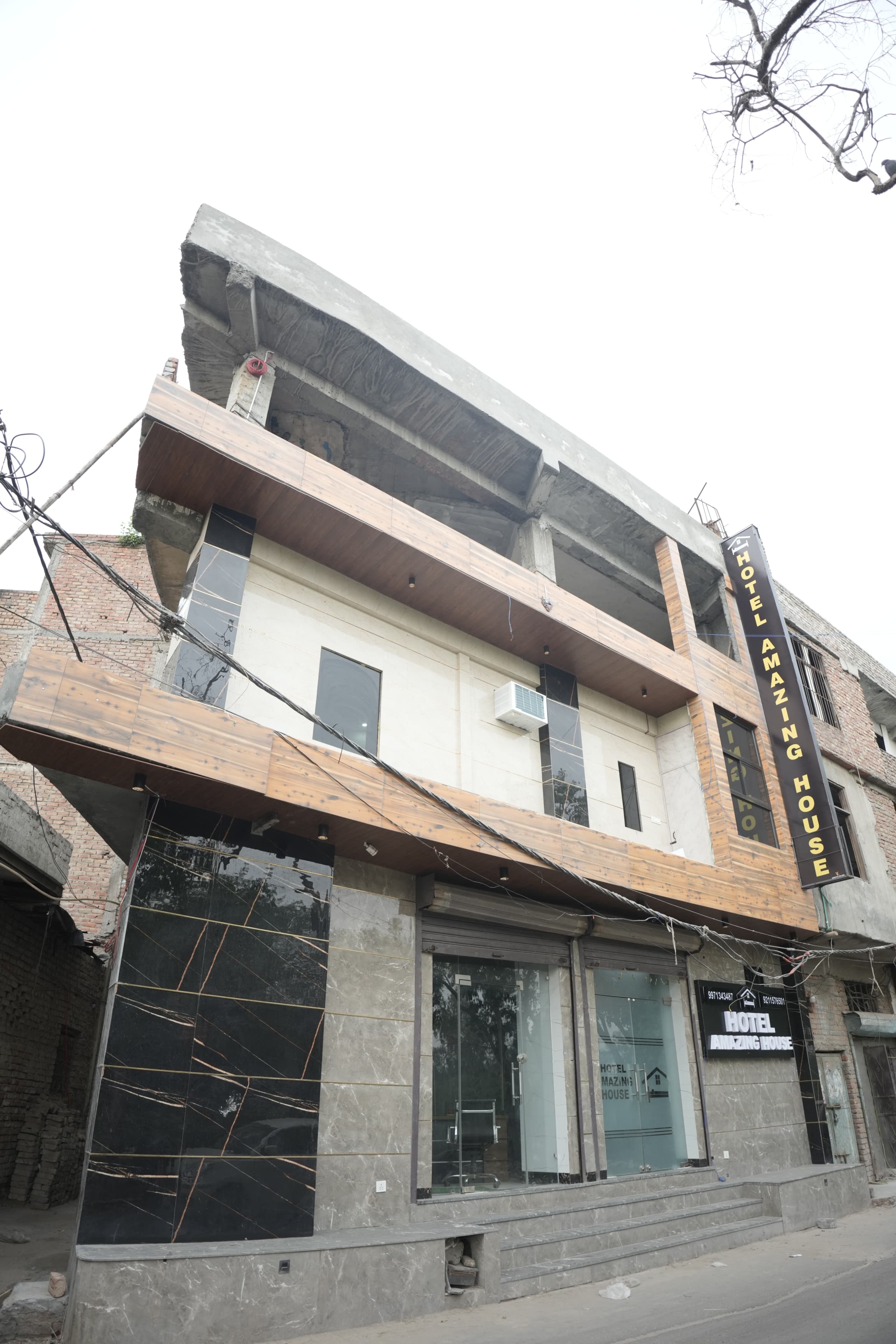 Hotel Amazing house Delhi - Tap to explore photos