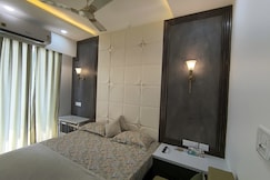 The Crown, Greater Noida