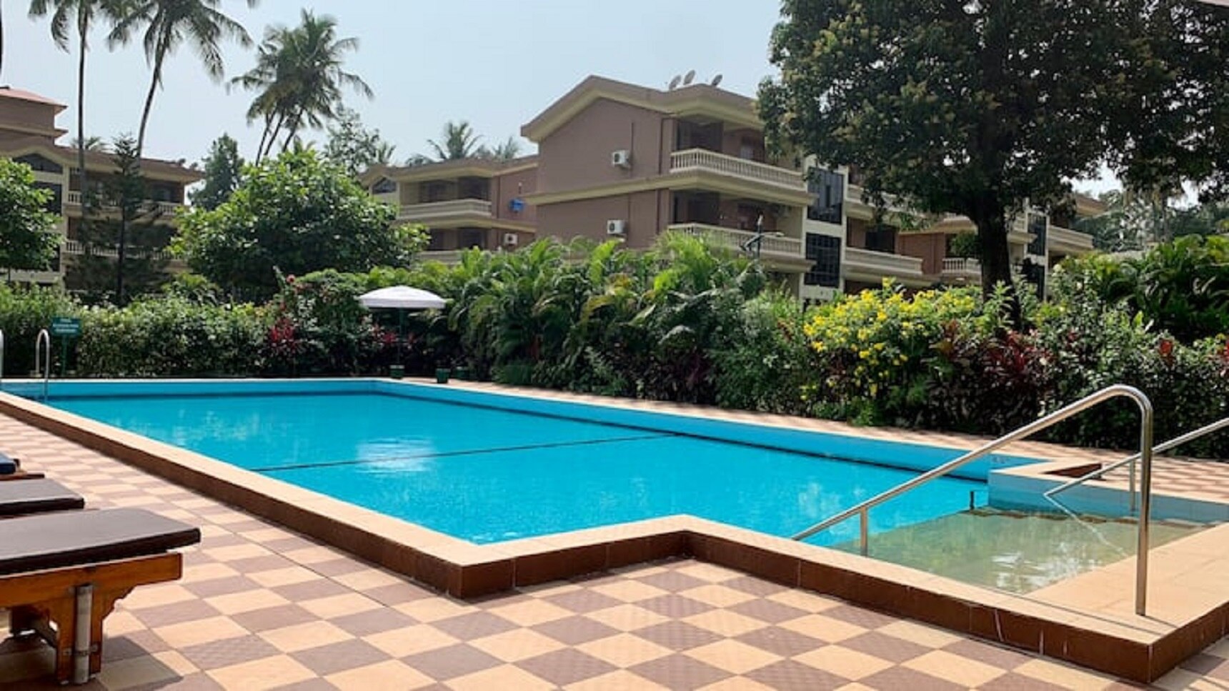 Daffodil - Turquoise Tree Homestays - Candolim- 1bhk Apartment - Tap to explore photos