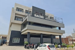 Hotel grand Solitaire, Sirsa