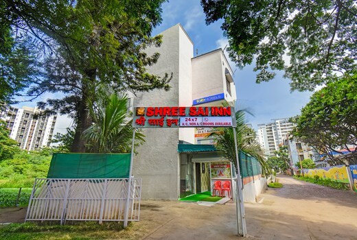 FabHotel Shree Sai Inn
