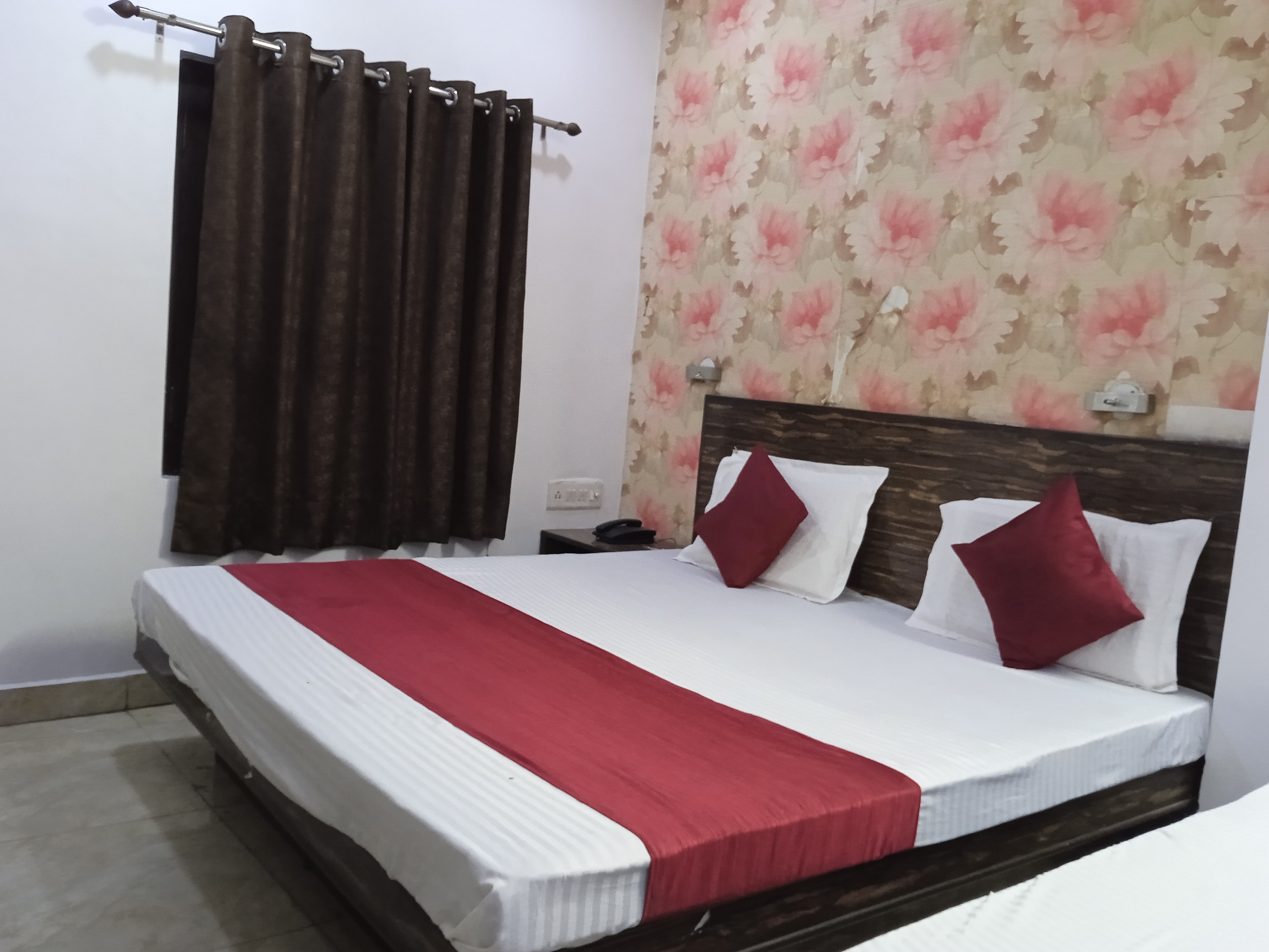 Hotel Kanha - Tap to explore photos