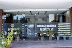 Hotel Highway Inn, Zirakpur