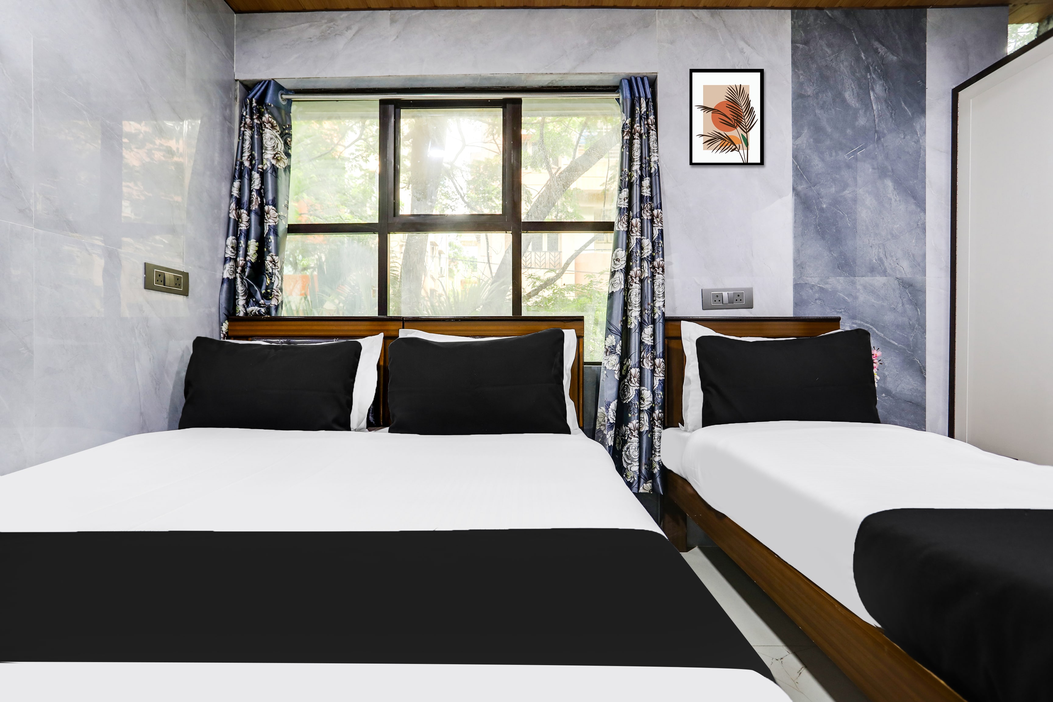Super Hotel O Madhapur VIP Hills - Tap to explore photos
