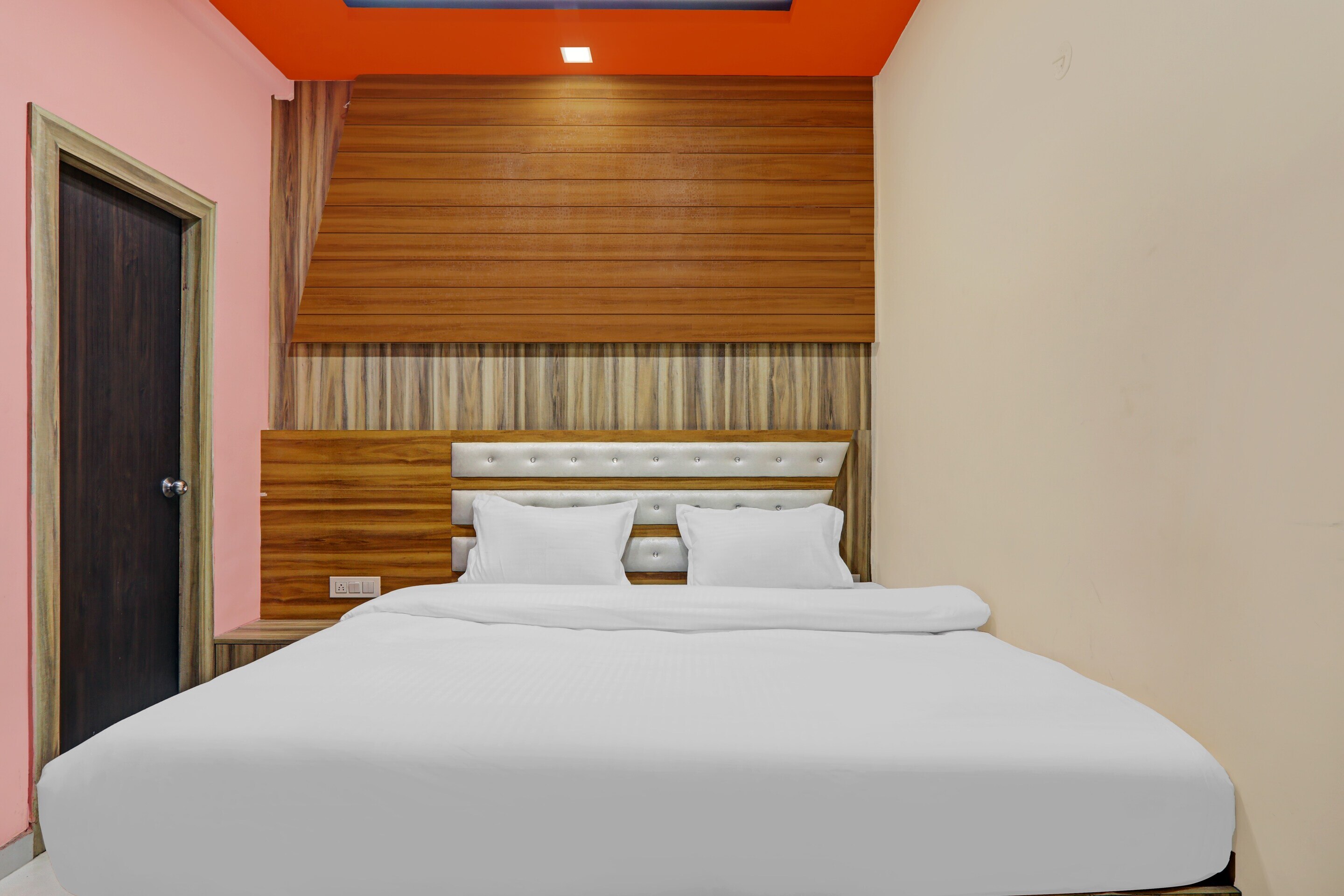Capital O Hotel Shree - Tap to explore photos