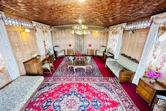 New London House Group of Houseboats, Srinagar