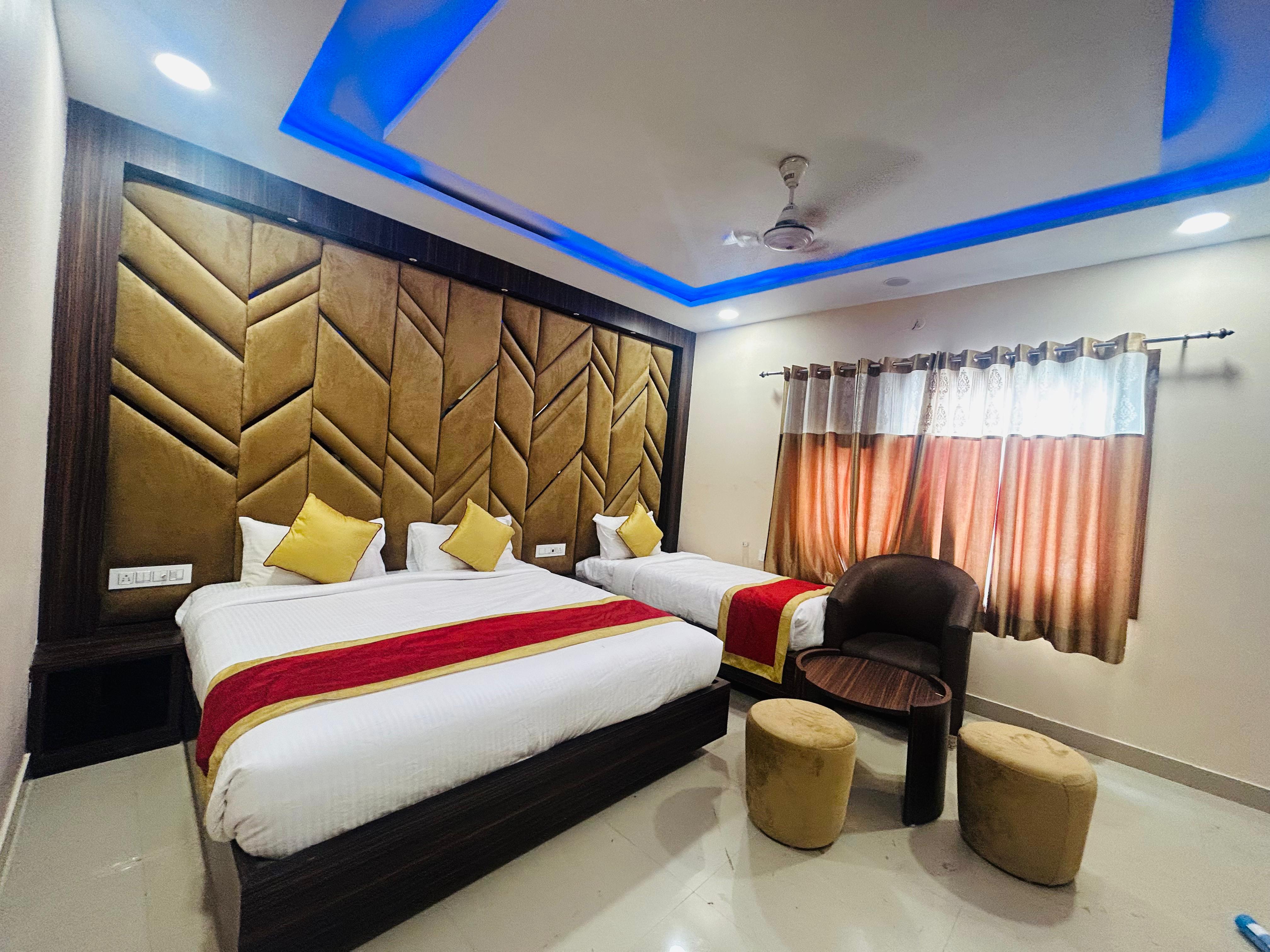 Hotel Harihar- Near Har ki Pauri - Tap to explore photos