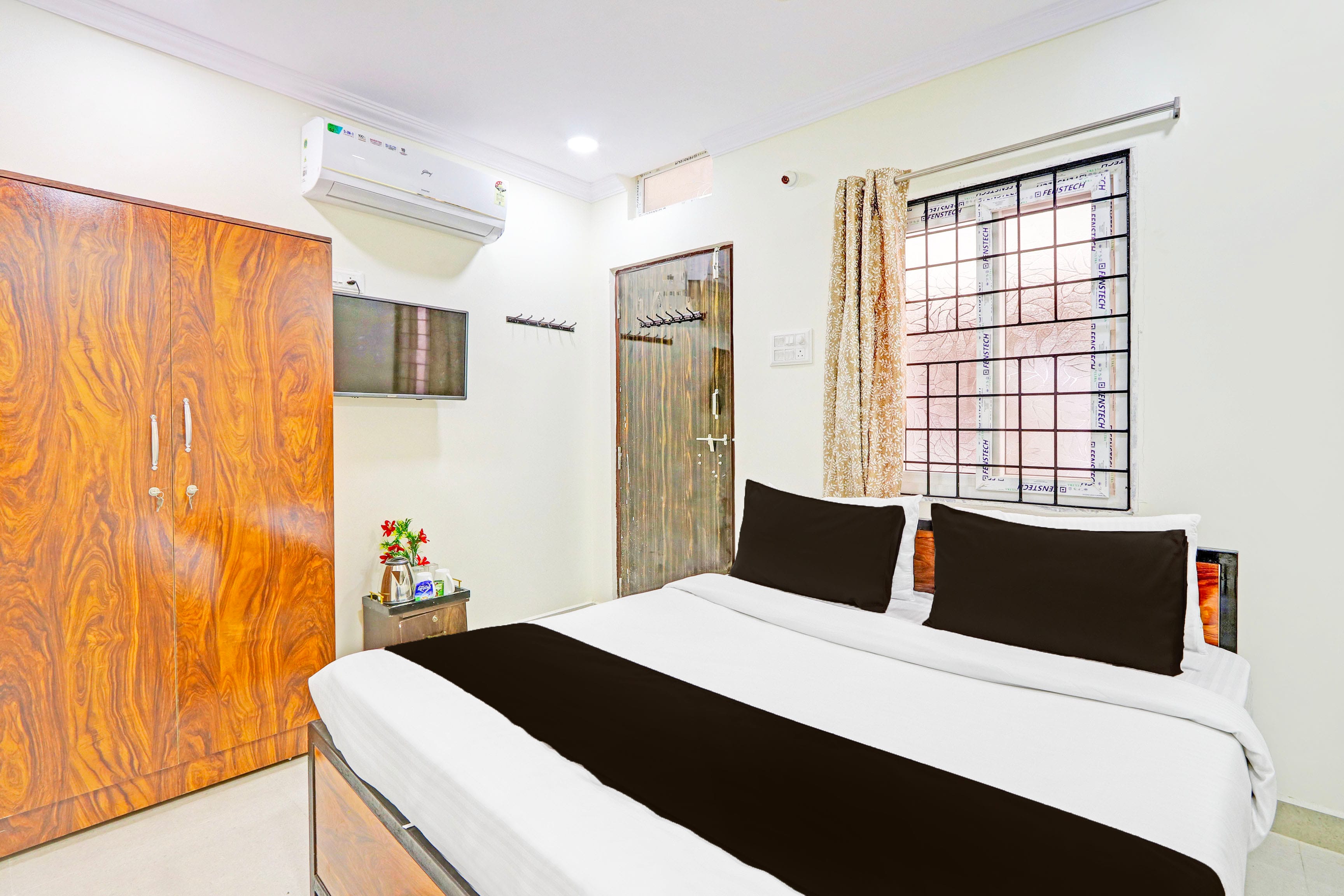 Hotel O BHANU GUEST HOUSE - Tap to explore photos