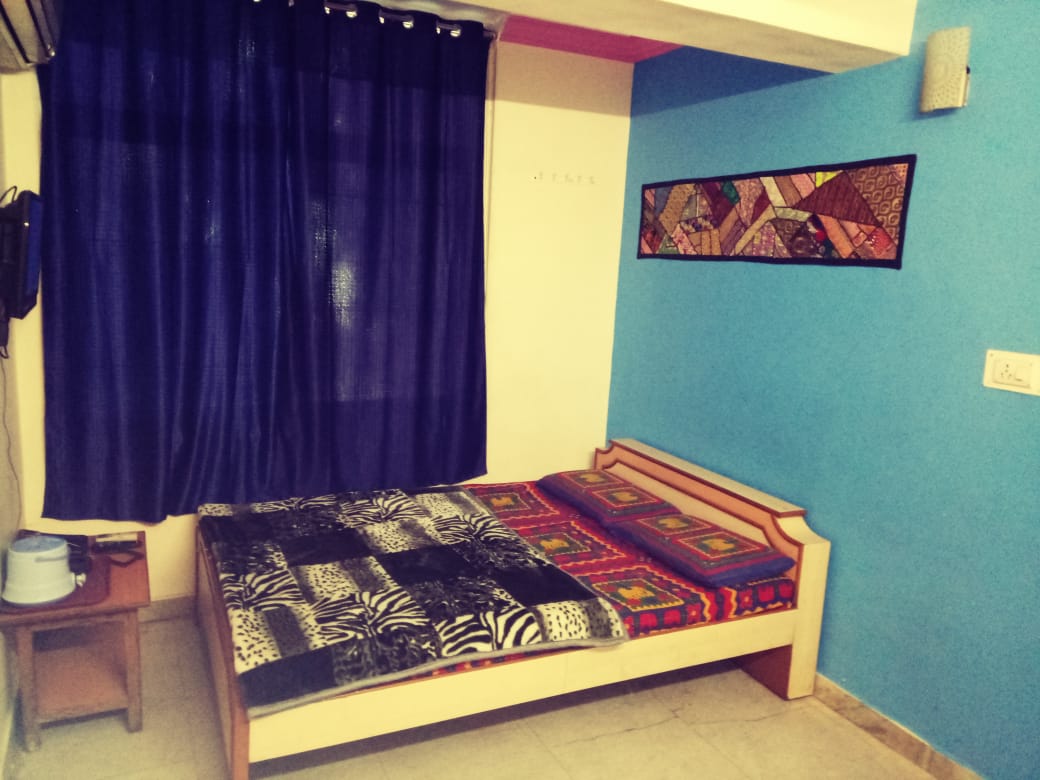 Mannu Guest House - Tap to explore photos