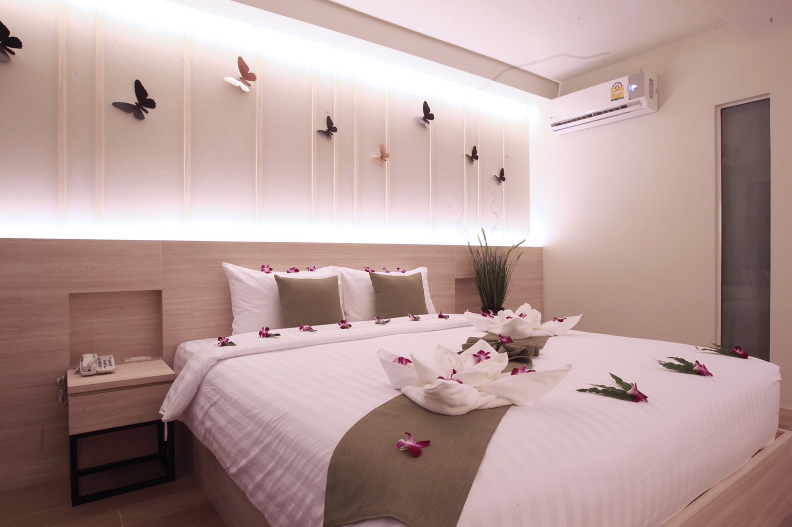 Levana hotel pattaya - Tap to explore photos