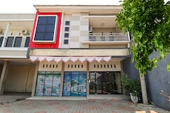 SPOT ON 3859 Sweet Candy 2NearResinda park mall, Bekasi