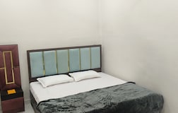 Bouble bed room with non attached washroom