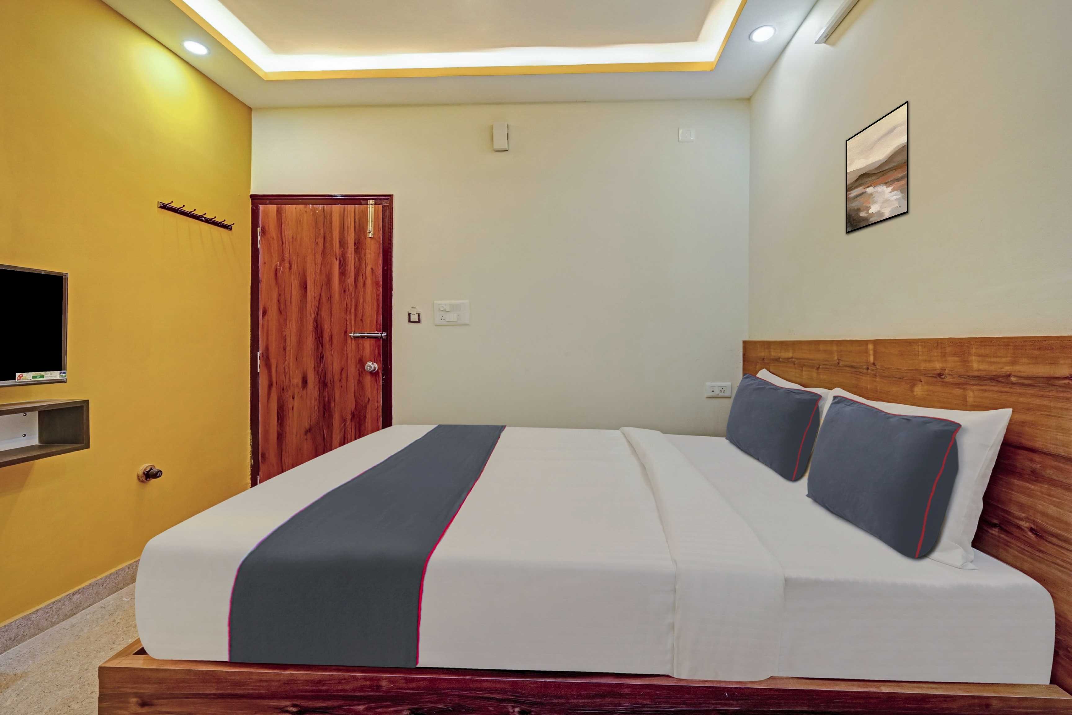 Hotel O Sri Sapthagiri Comforts - Tap to explore photos