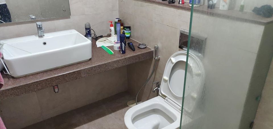 1 BHK flat in Kandivali - Tap to explore photos