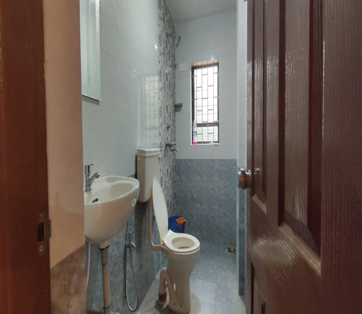 Cozy Rooms Near Calangute Beach - Tap to explore photos