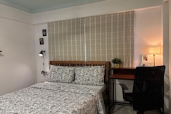 Cozy Room On Hill Rd: Orchid 1, Mumbai