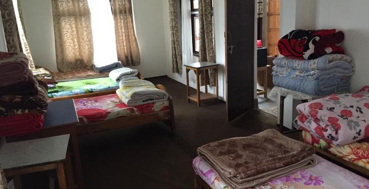 Royal Homestay (Dormitory Room) - Tap to explore photos