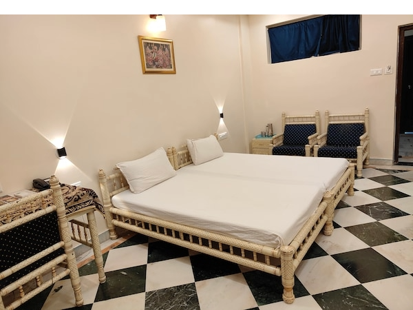 Iskcon Guest House - Tap to explore photos