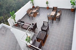 Hotel President, Chintpurni