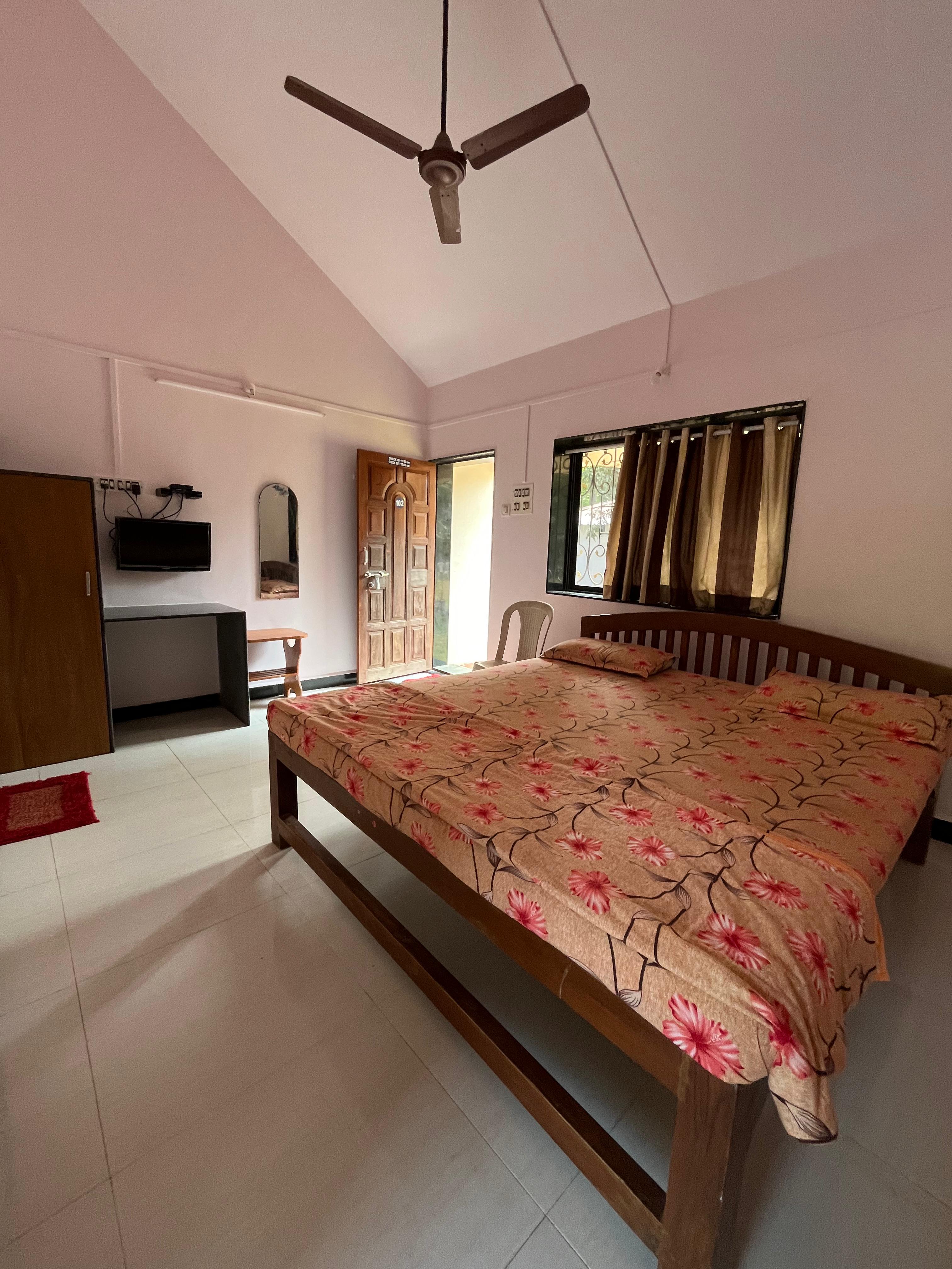 Sai Mauli Home Stay - Tap to explore photos