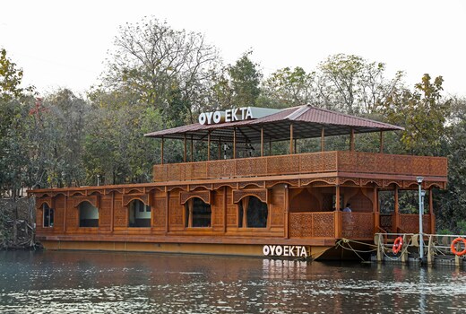 Ekta Houseboat Statue Of Unity Kevadia
