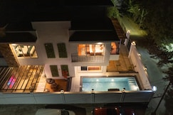 Luxury Private Villa with Butler, Gazebo & Premium Stay, Lonavala