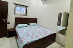 Mini Studio on 2nd Floor  100m from Bus Stand, Rishikesh