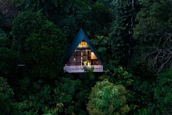 Willmount Munnar | Cozy Valley-View Nature Cabins & Retreat, Munnar