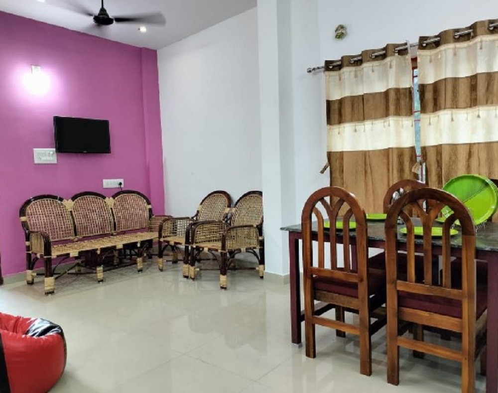 BRINTHAVANAM VILLA AC - Tap to explore photos