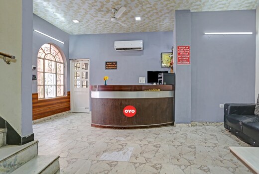 Hotel O Raas Near Hira Sweet