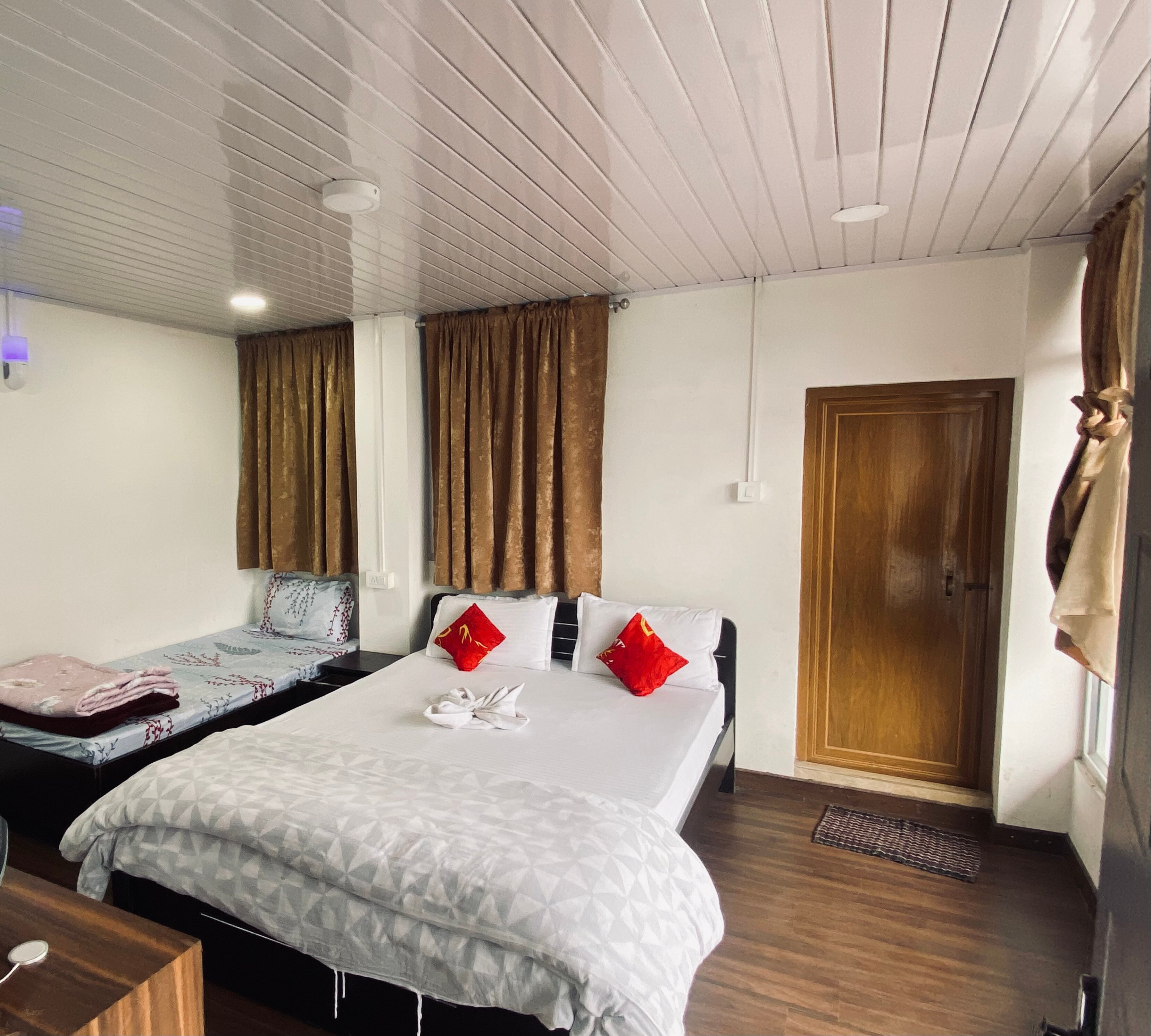 Nerdvana Bunks Beds and Bites - Tap to explore photos