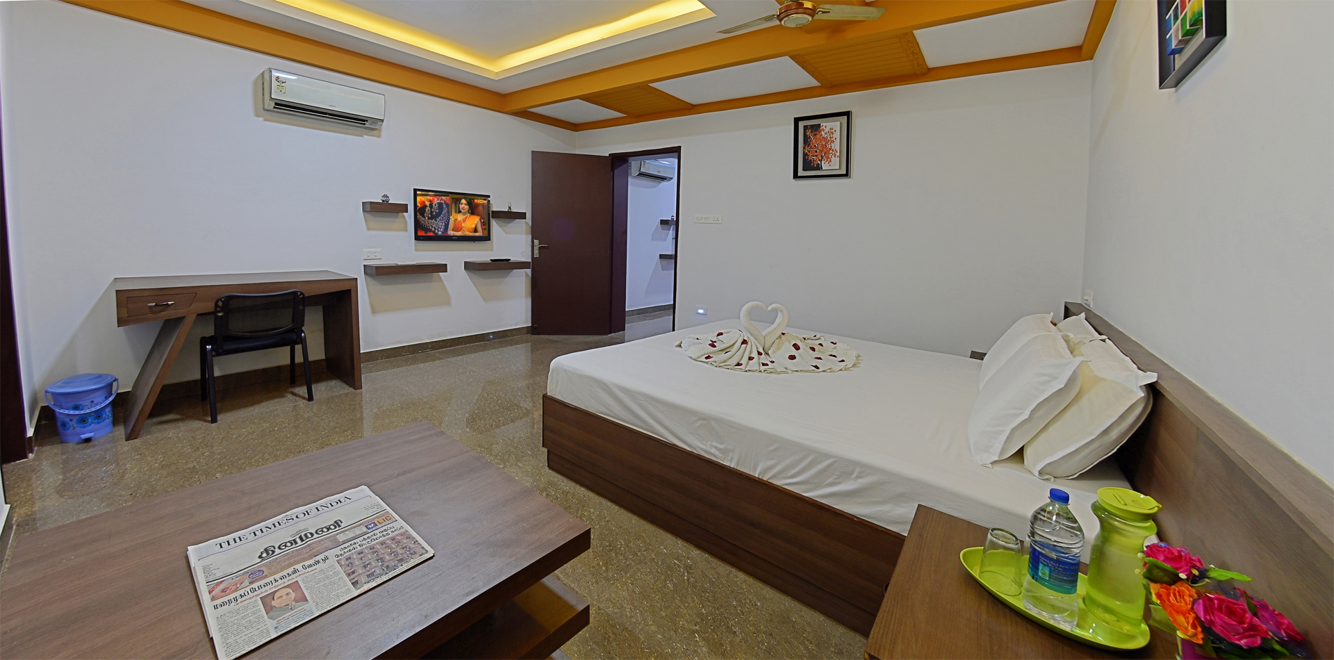 THE HOTEL CHOLA INN - Tap to explore photos