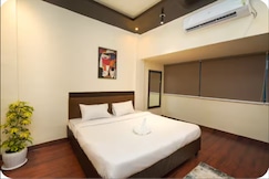 River Stone, Pune