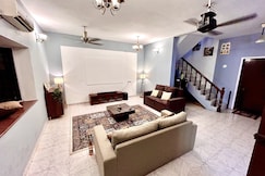 Vintage Villa with Projector, Chennai