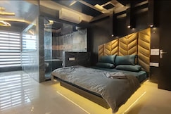 Sensational Presidential Suite With Bathtub@Xanadu, Kolkata