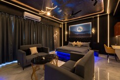 Aurelia Noir Luxury Stay, Greater Noida