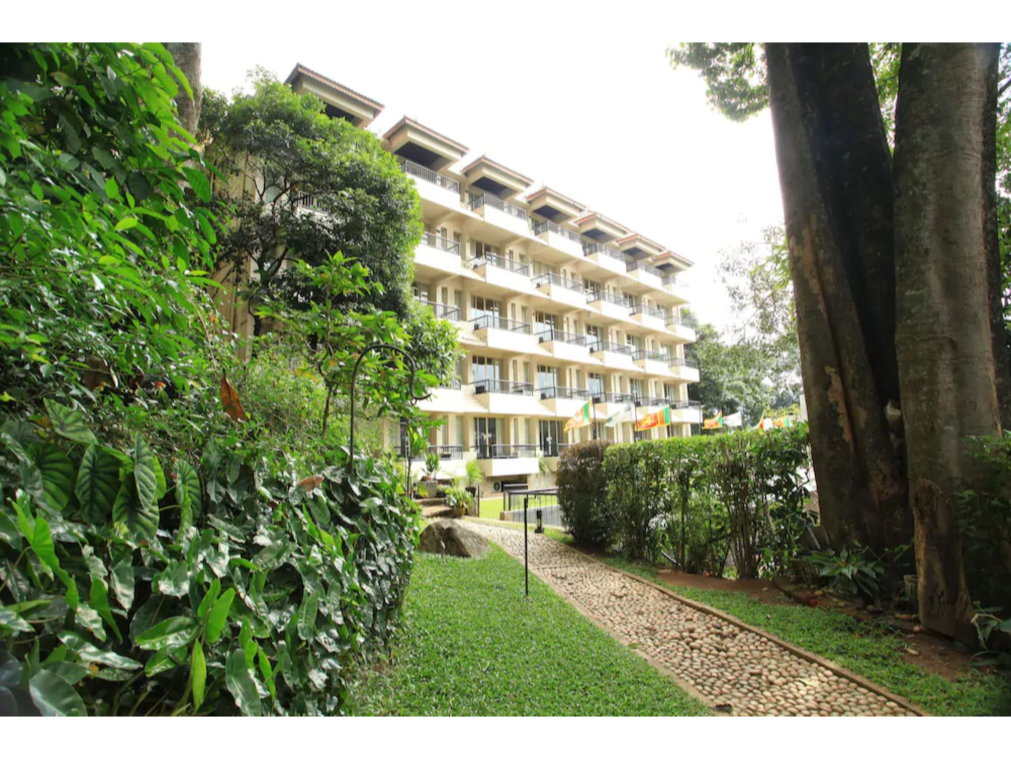 Thilanka Hotel, Kandy Hotel Price, Address
