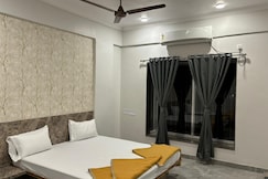 Hotel Grand Vrundavan, Akkalkot