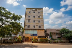 FabHotel RR Grand - Next to Trendset Mall, Vijaywada