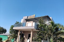 VERULAI RETREAT And Hotels Lodging, Chalisgaon