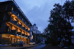 Hotel Clovis & Restaurant Near ITC Welcome Tavleen, Shimla