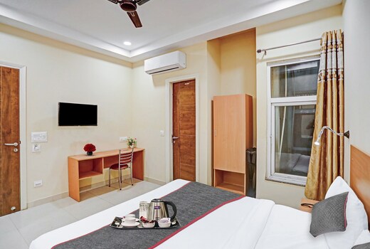 Townhouse GK Residency Inn Near Tughlakabad Station