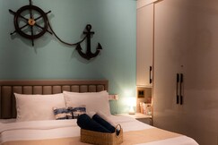 TwoHarbours Luxury Nautical Stay Golf Course Rd, Gurgaon
