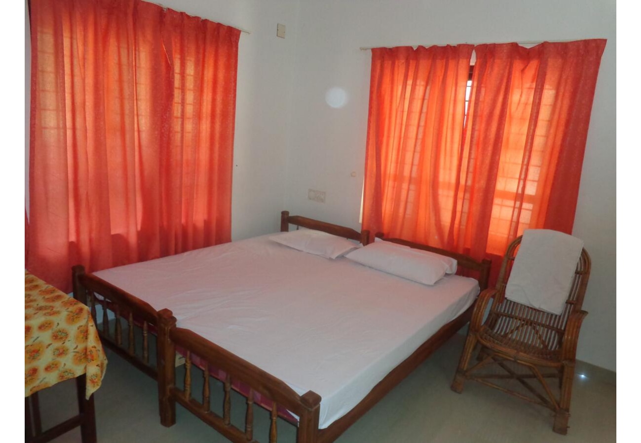 Prasanthi Holiday Home - Tap to explore photos